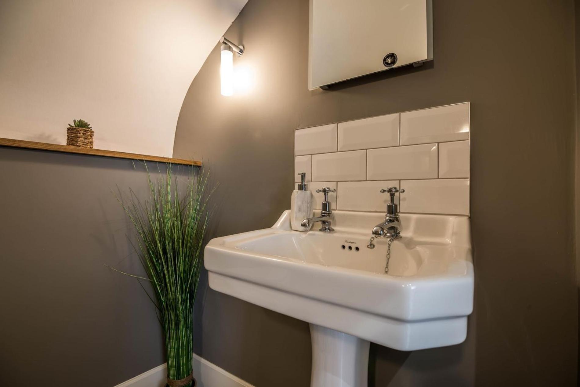 Lady Tenby - 2 Bedroom Apartment - Tenby Luaran gambar